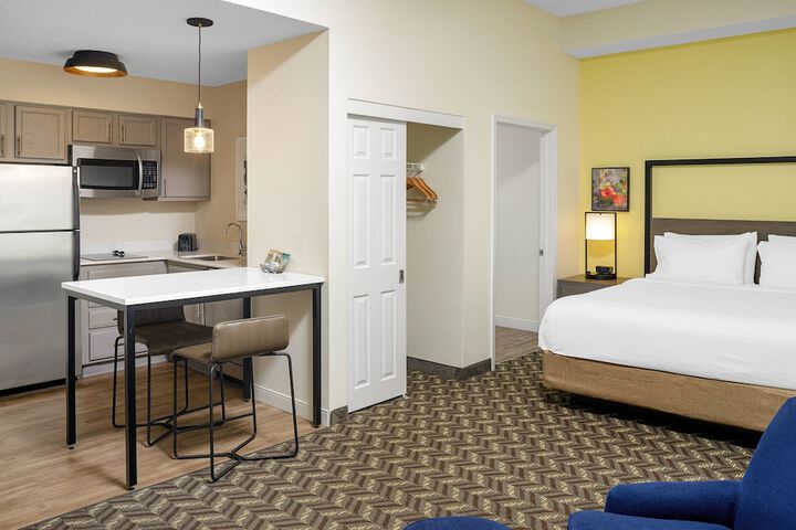 Room 27 of 42