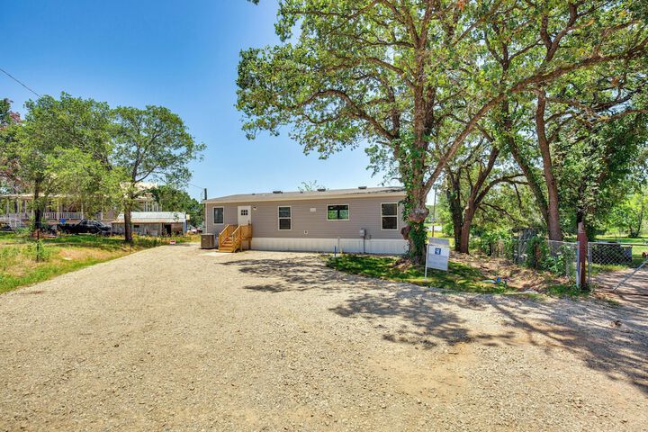 Cedar Creek Reservoir Home w / Private Boat Ramp!