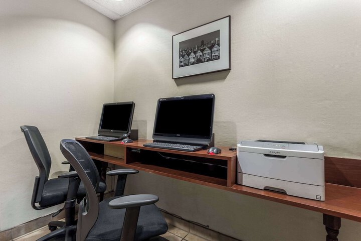 Business Center 22 of 22