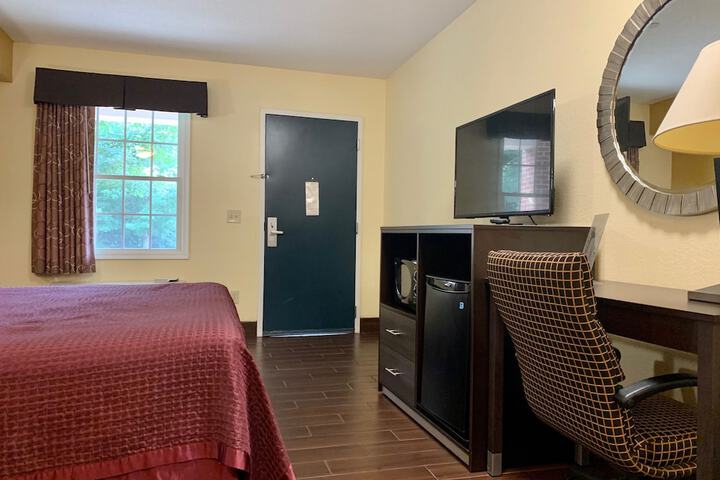 Room 28 of 41
