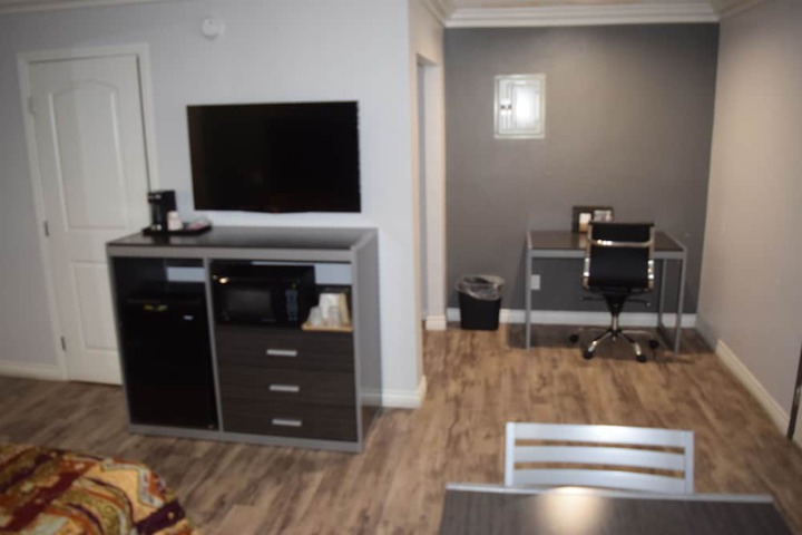 Room 26 of 43