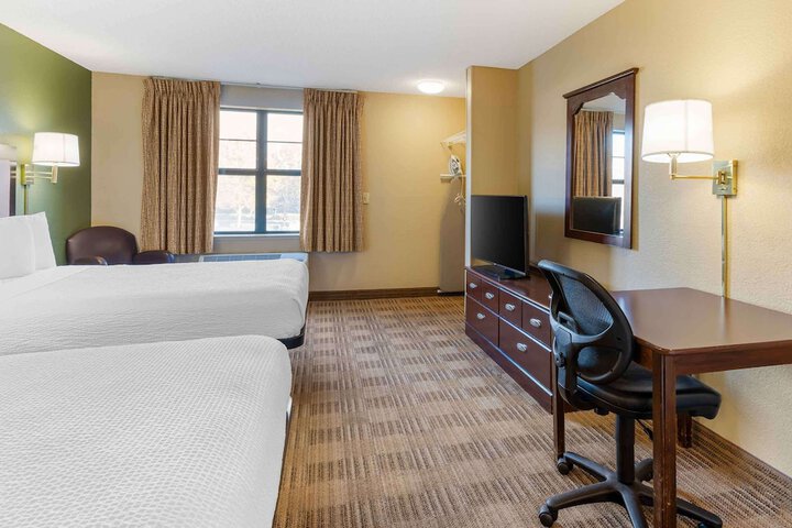 Room 11 of 33