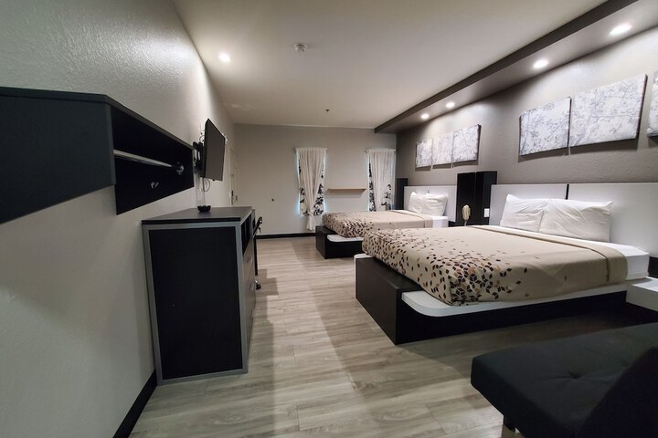 Room 11 of 26