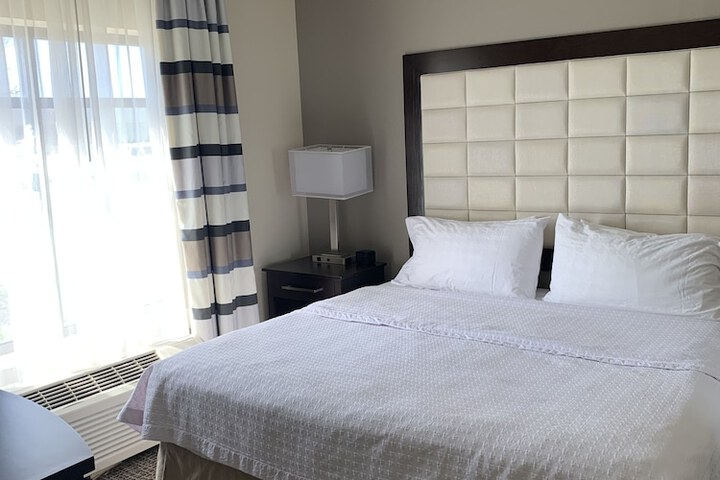 Room 28 of 43