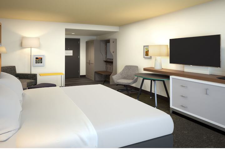 Room 4 of 17