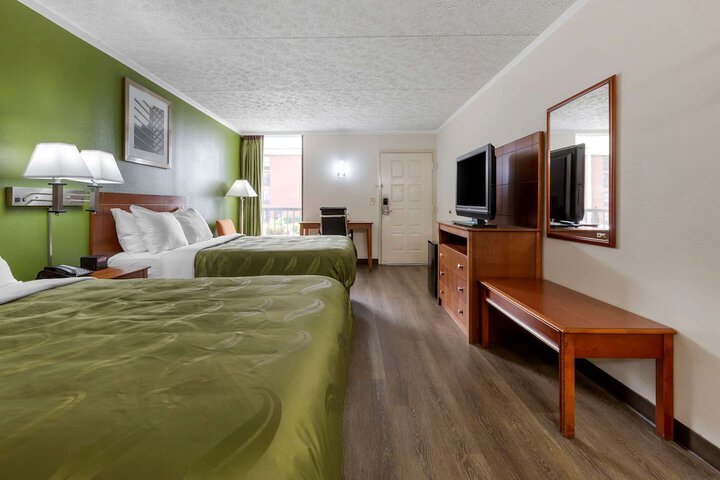 Room 15 of 28