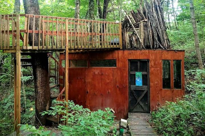 Lost River Hostel