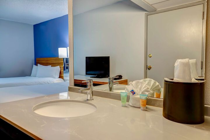 Room 7 of 25
