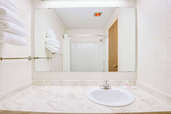 Room 13 of 20