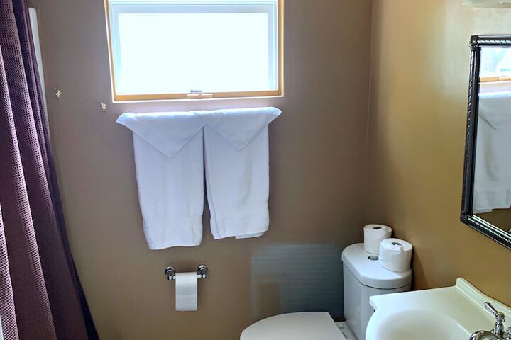 Room 30 of 53