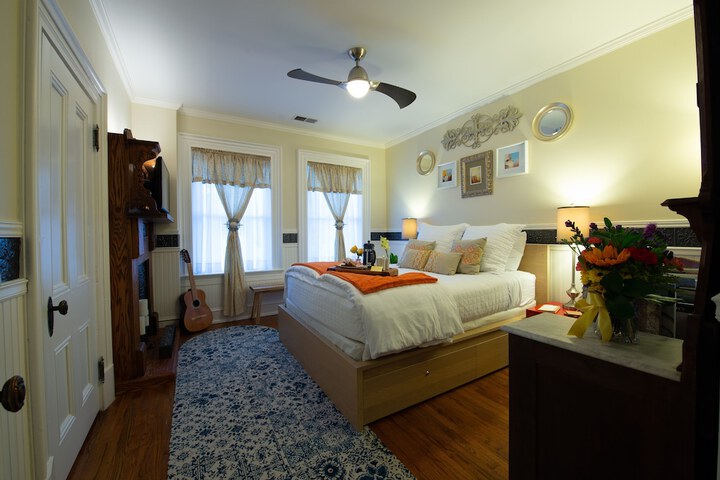 Room 10 of 36