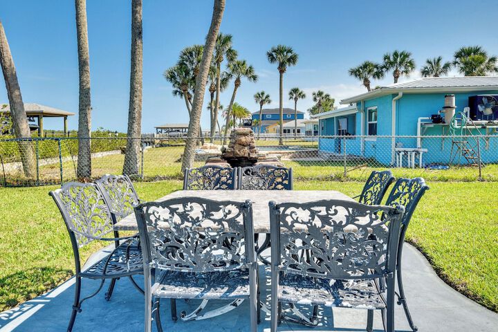 Riverfront Port Orange Home w / Dock & Slip!