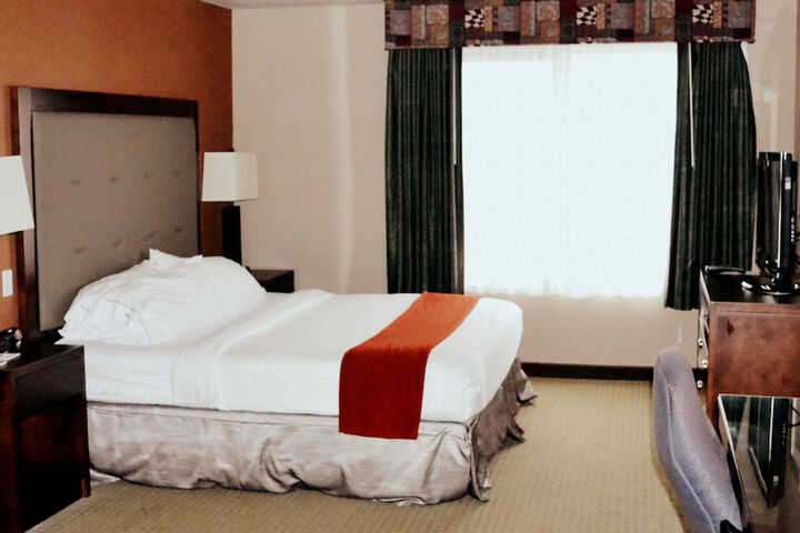Room 18 of 34