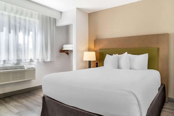 Country Inn & Suites by Radisson Frederick, MD