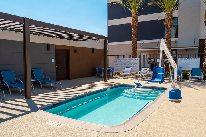 Pool 6 of 37