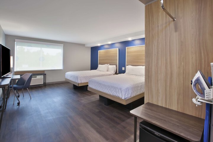 Room 13 of 31