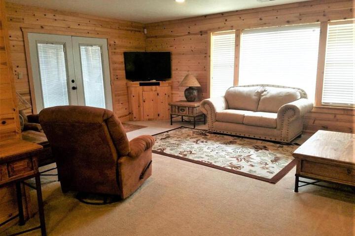 Rivers Edge Cabin