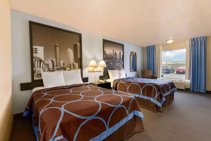 Room 15 of 30