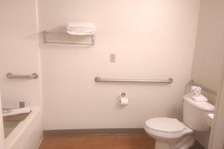 Room 16 of 27