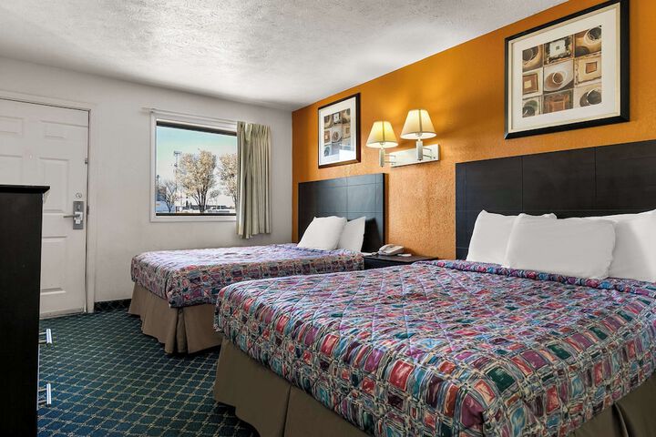 Room 15 of 30
