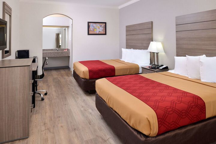 Room 19 of 36