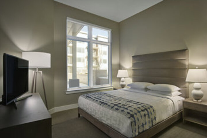 Room 30 of 76