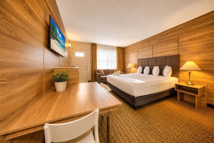 Club Lux Resort by the Beach