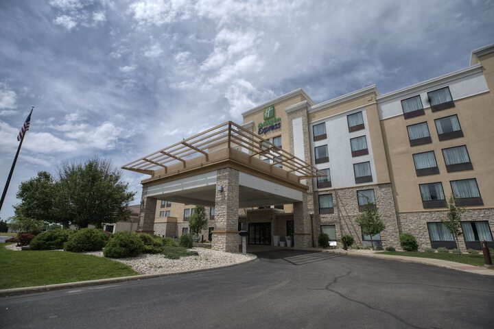 Holiday Inn Express Janesville - I-90 & US Hwy 14 by IHG