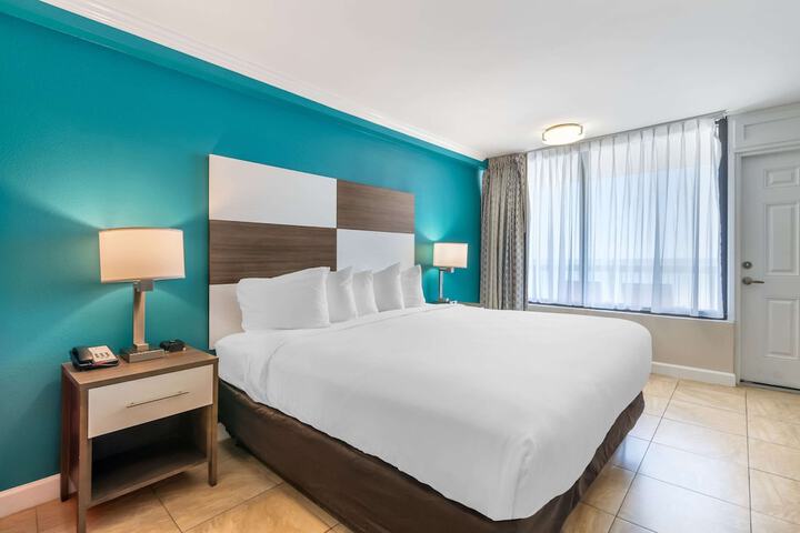 Comfort Inn & Suites Daytona Beach Oceanfront