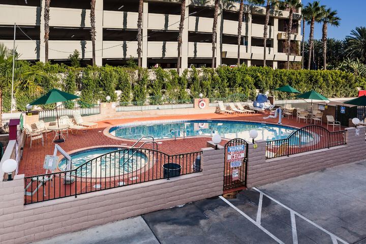 Pool 11 of 91
