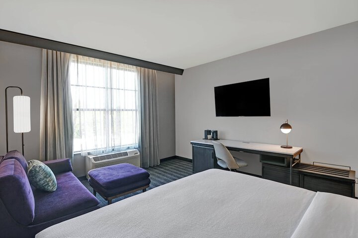 Room 14 of 40