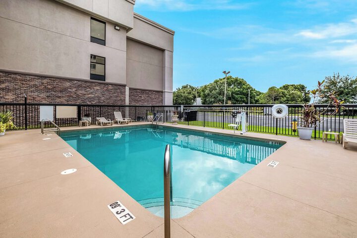 Pool 17 of 43