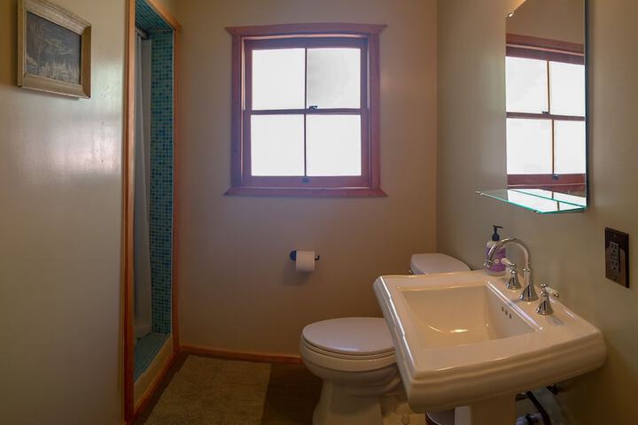 Room 33 of 58