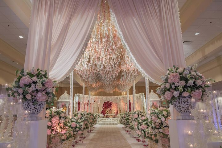 Ballroom/Hall 111 of 132