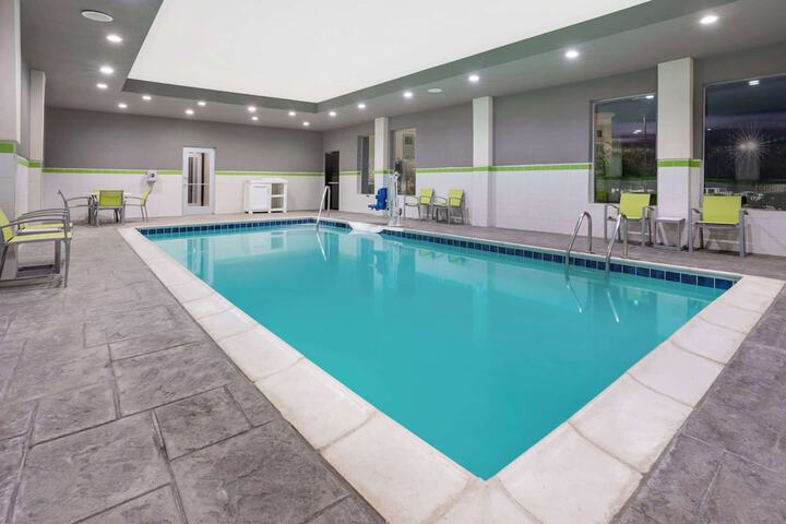 Pool 10 of 54