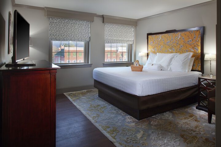 Room 4 of 17