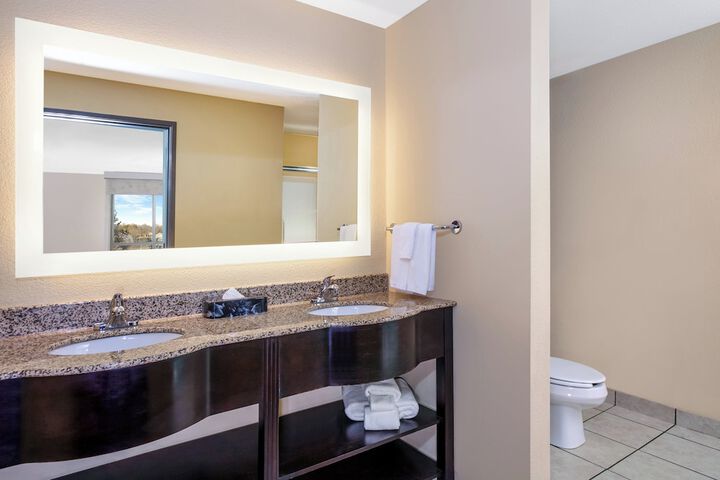 Holiday Inn Quincy East by IHG