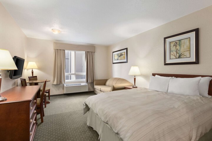 Room 13 of 20