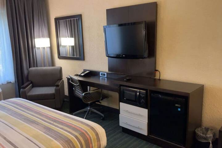 Room 10 of 20