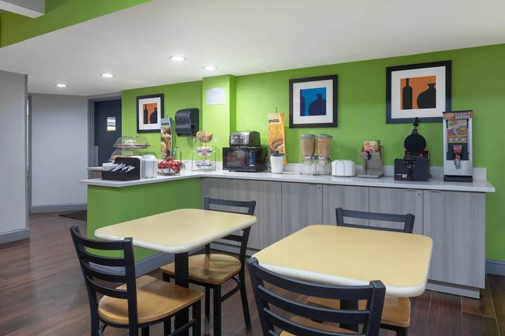 Microtel Inn by Wyndham Cornelius / Lake Norman