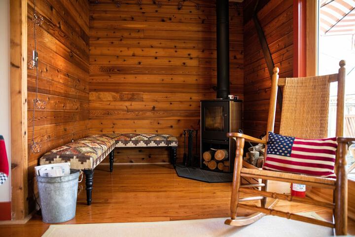 The Woodstocker B & B