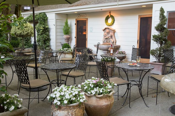 Cottage Grove Inn