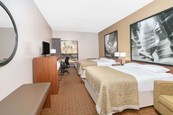 Room 17 of 31