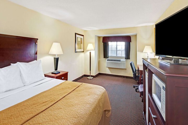 Room 9 of 15