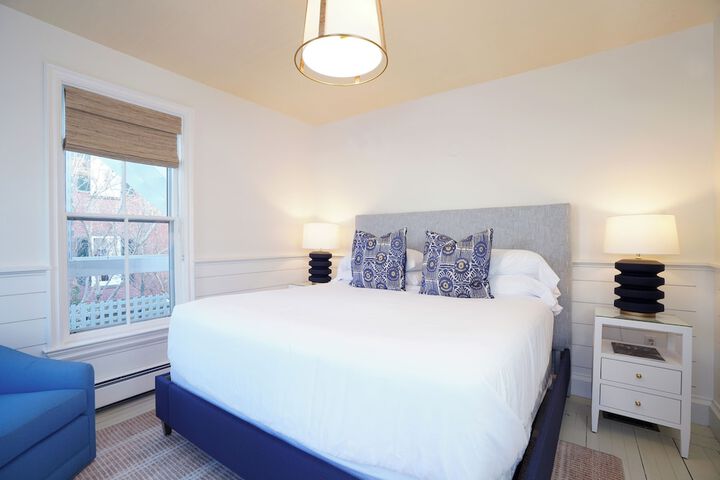 76 Main Ink Press Hotel