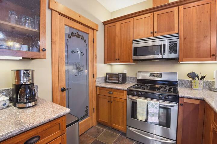 Sunny Woods Acres Near Golf & Adventure Park