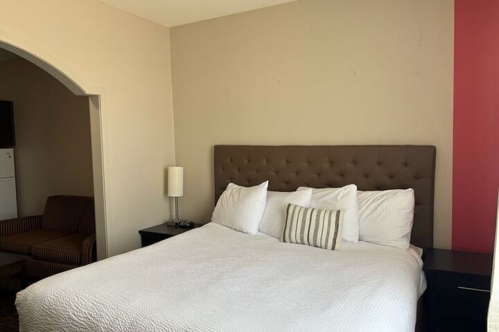 Room 28 of 65