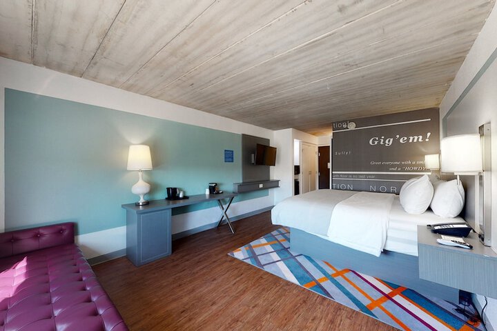 Room 44 of 110