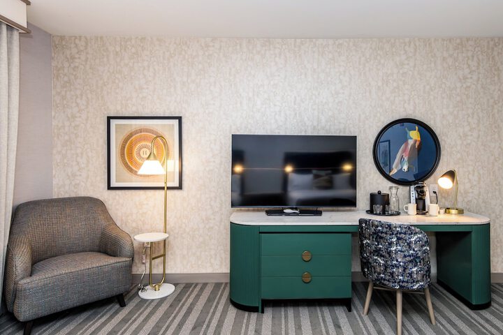 Room 15 of 38