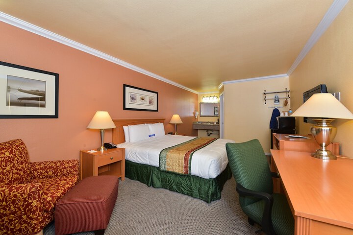 Room 8 of 31